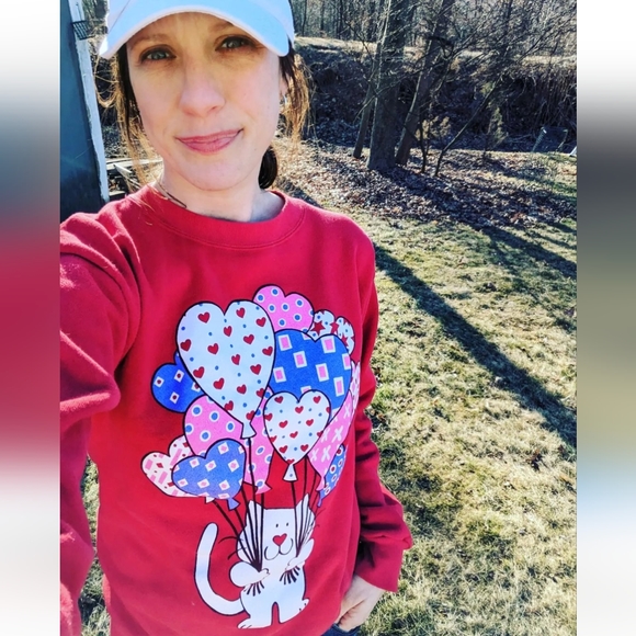 Red Crewneck Sweatshirt Cat with Balloons Valentine's Day Women's Small/Medium - Picture 2 of 5